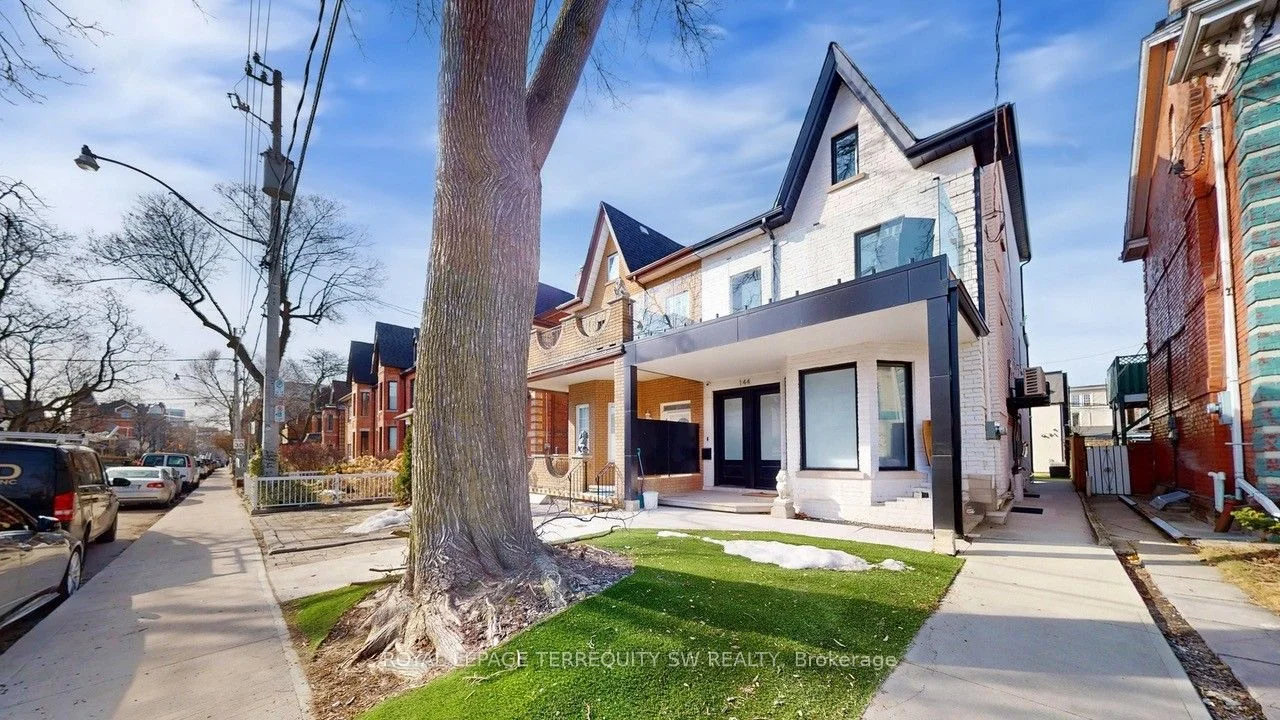 Upper Level in Toronto