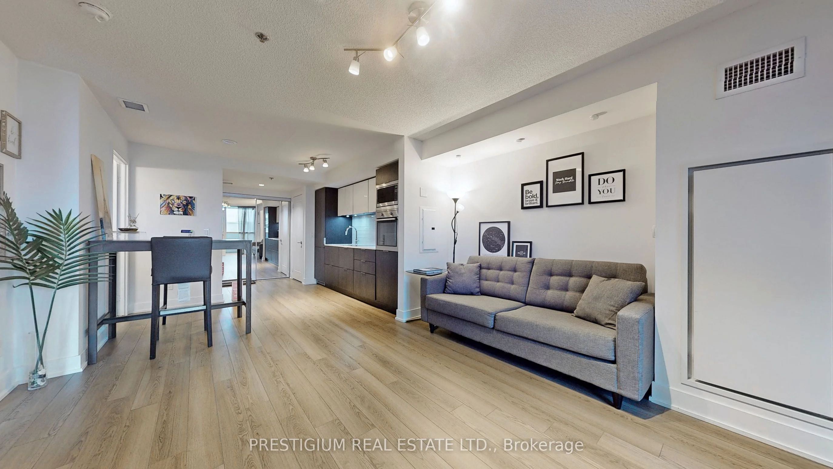 318 Richmond Street W 905, Toronto C01, On M5v 0b4