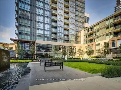 15 Brunel Court 622, Toronto C01, On M5v 3y6