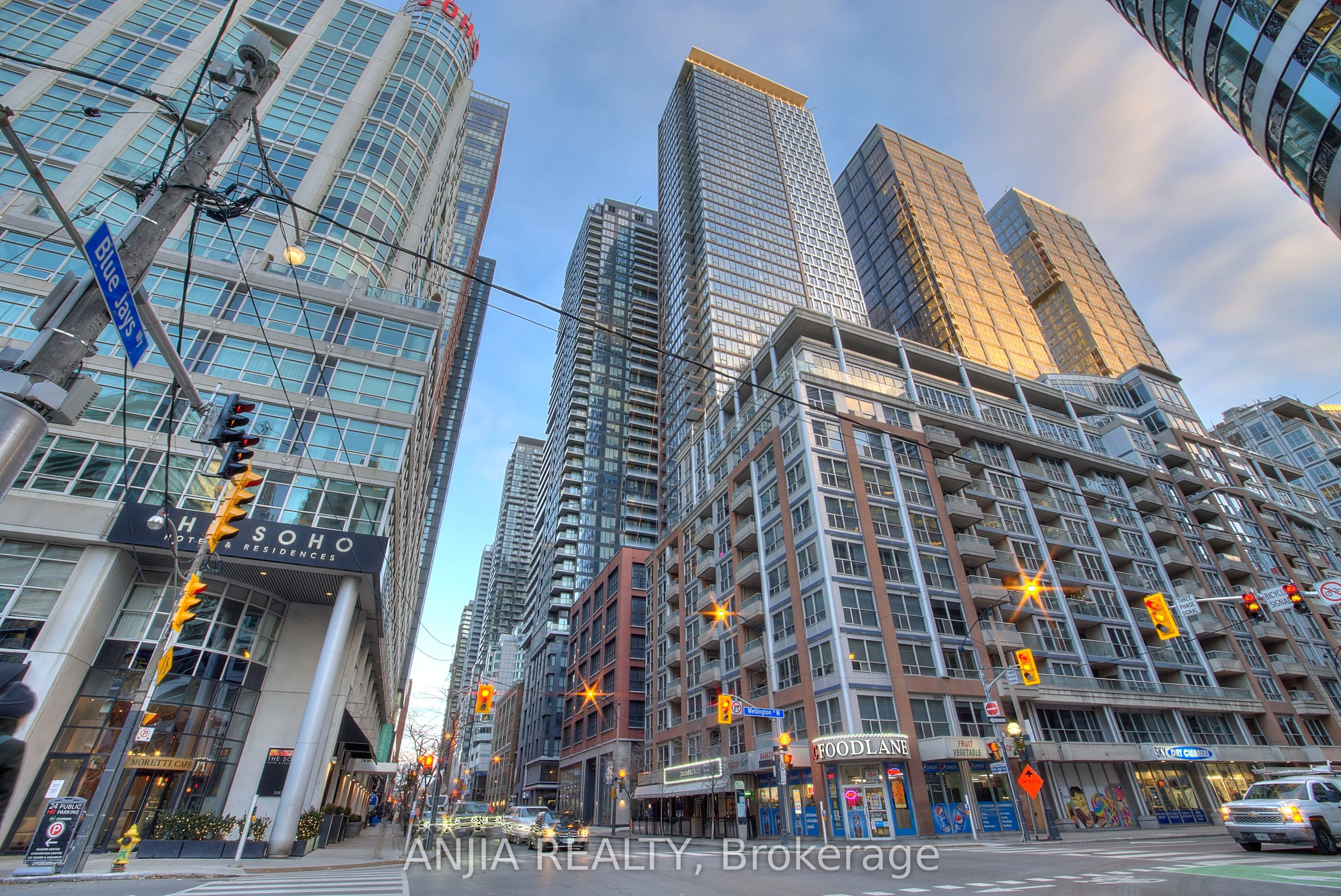 55 mercer Street 3005, Toronto C01, ON M5V 3W2