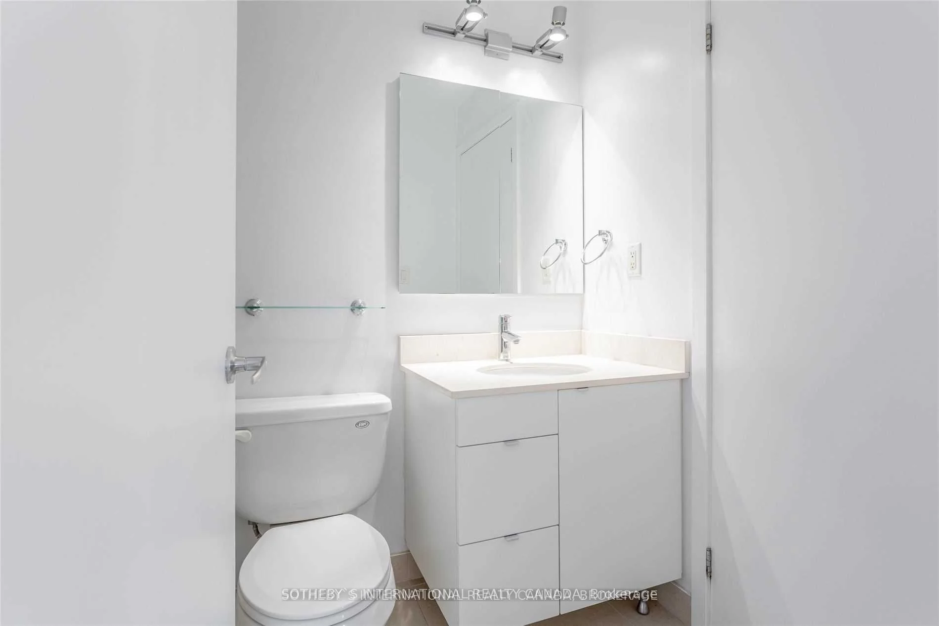 33 Lombard Street 3502, Toronto C08, ON M5C 3H8