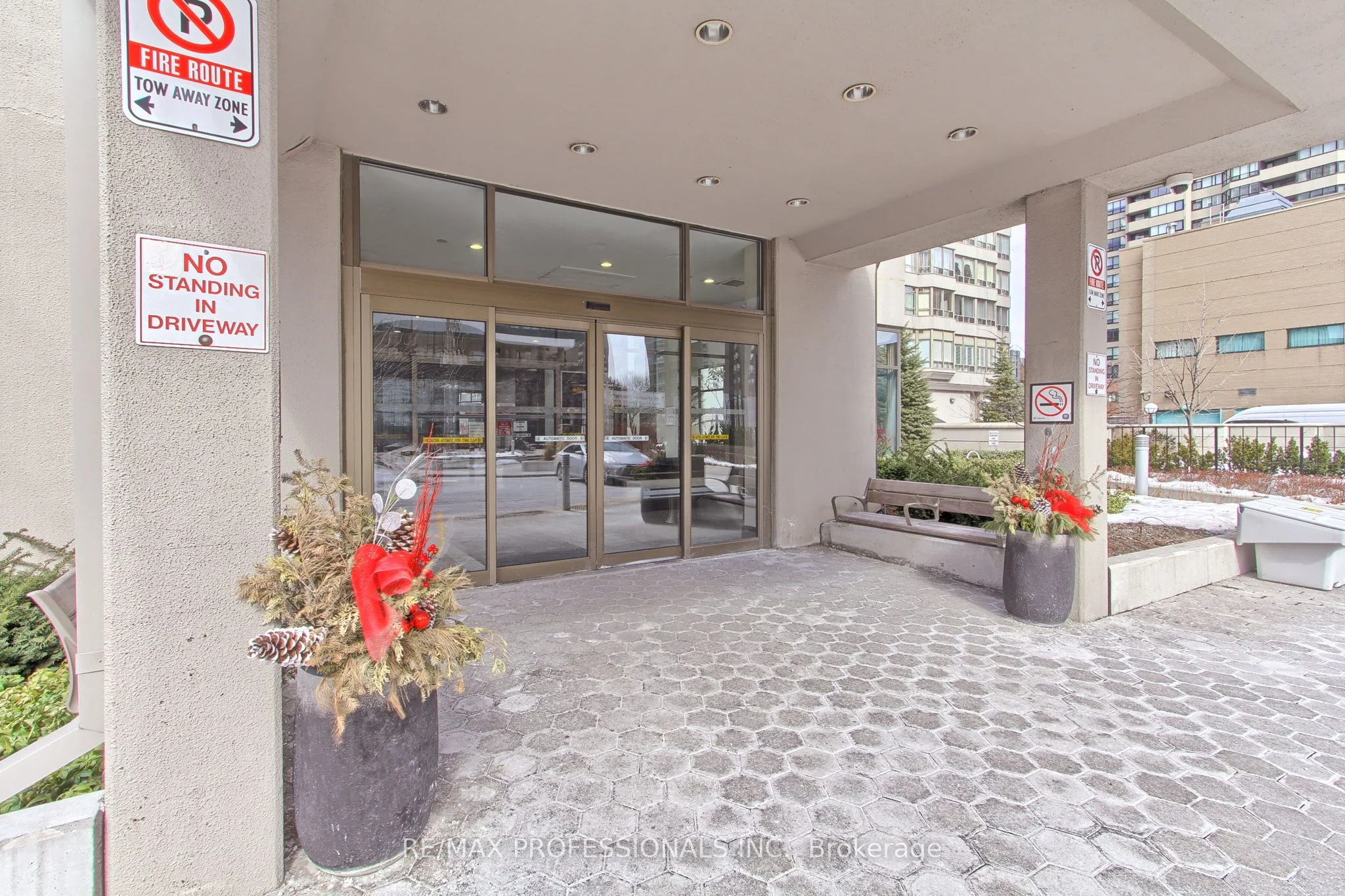 30 Greenfield Avenue 409, Toronto C14, ON M2N 6N3