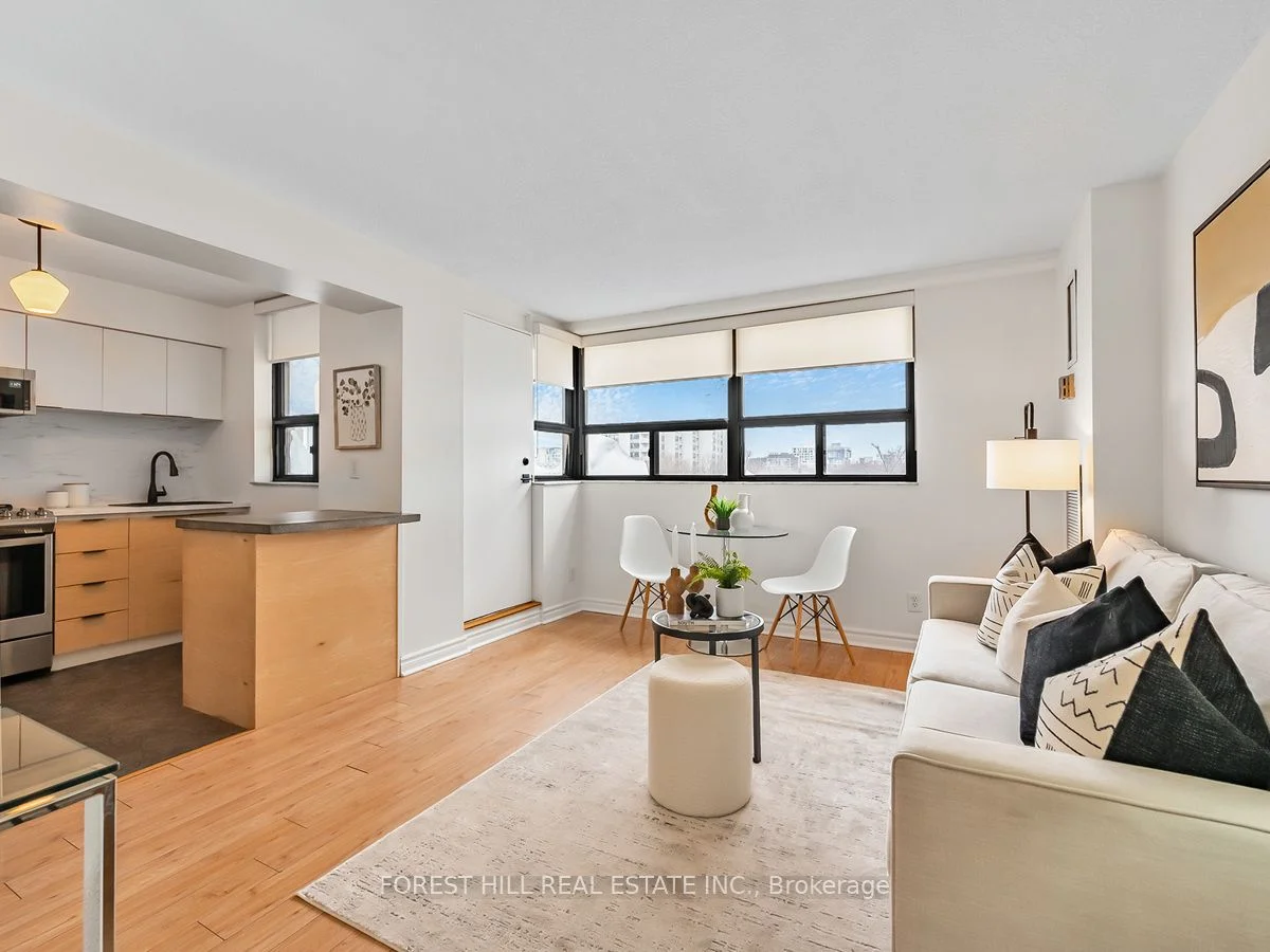 73 Mccaul Street 527, Toronto C01, On M5r 2x2