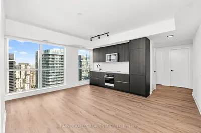 327 King Street W 4205, Toronto C01, On M5v 0w7