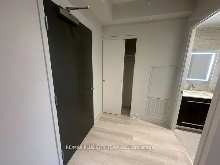 8 Cumberland Street 305, Toronto C02, ON M4W 0B6