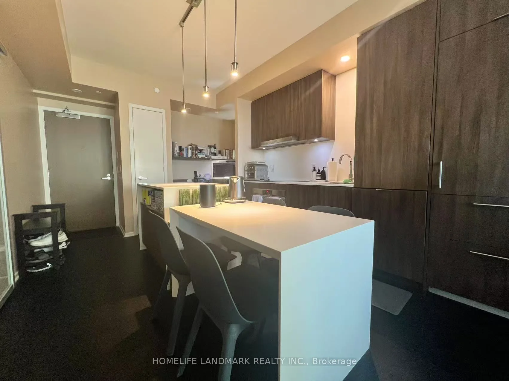 1 Bloor Street E #1812, Toronto C08, On M4w 0a8