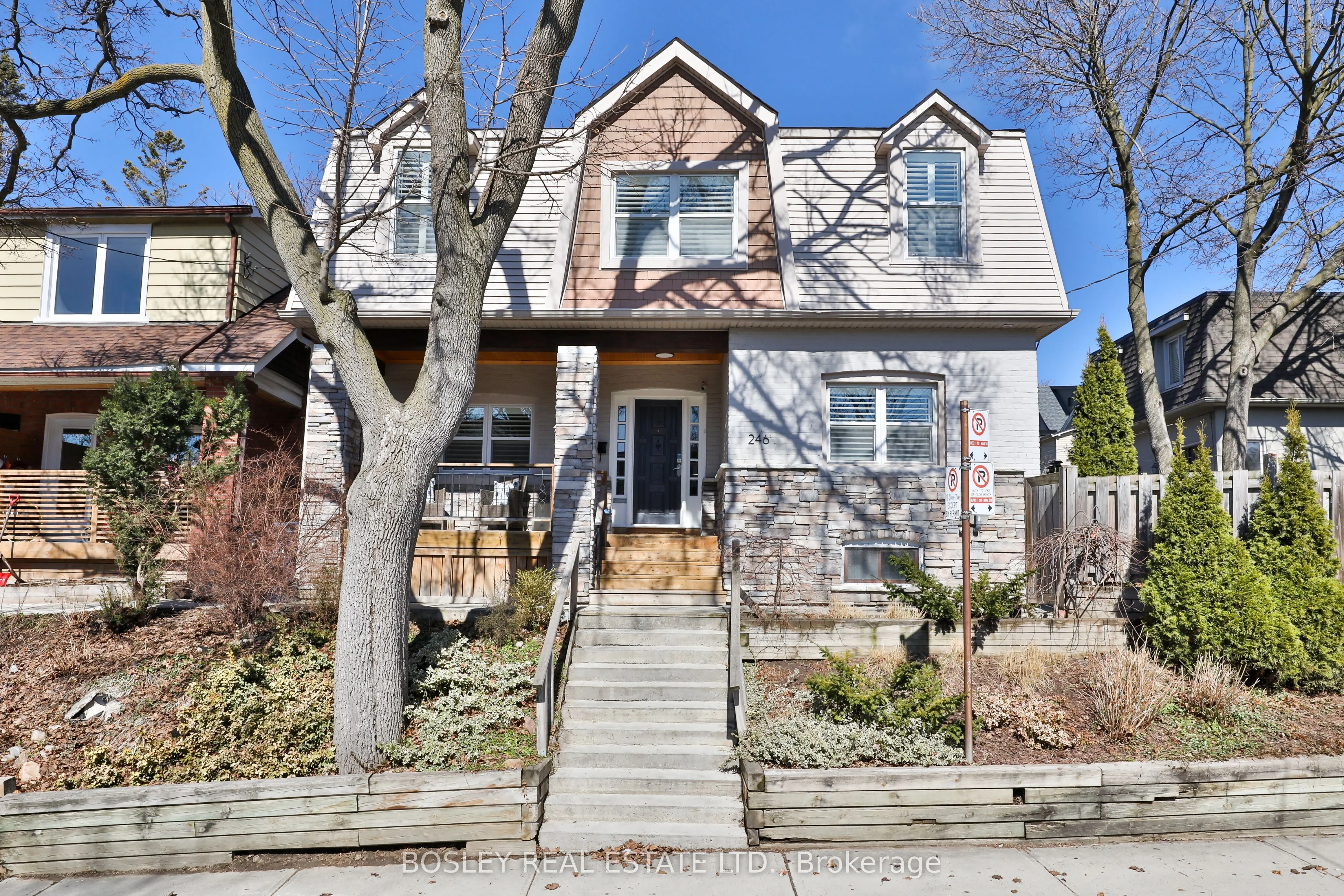 246 Benson Avenue, Toronto C02, On M6g 2j6