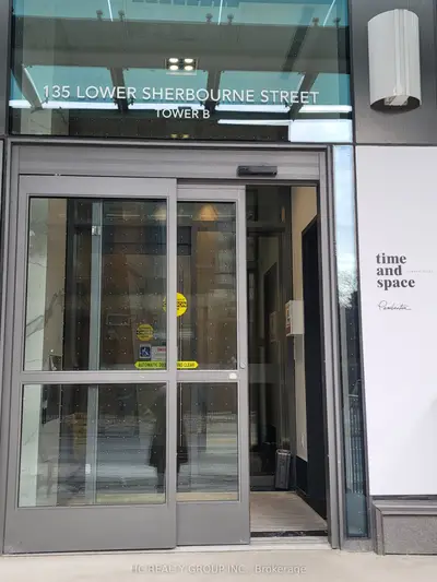 135 Lower Sherbourne Street 1832, Toronto C08, On M5a 1e7
