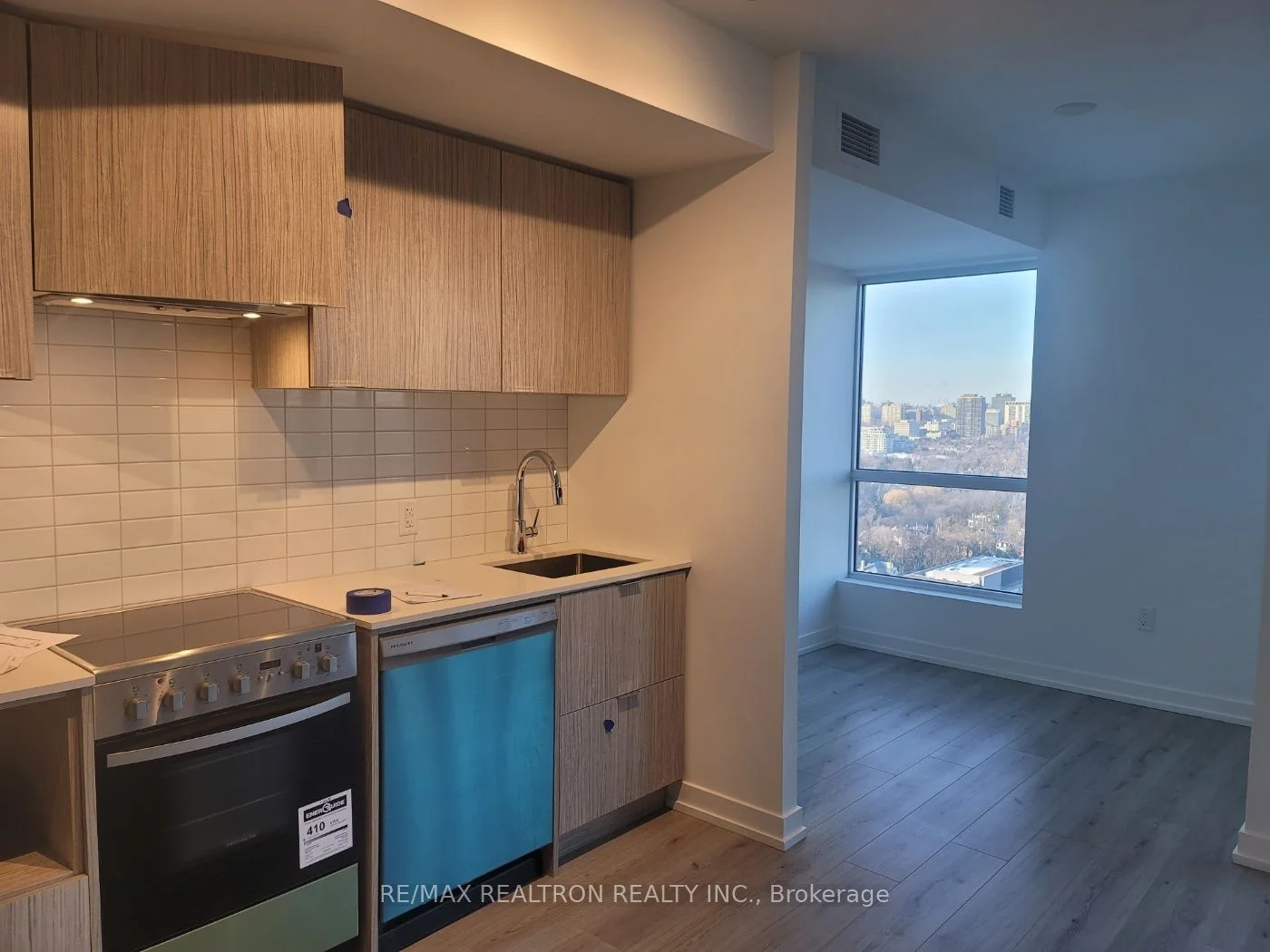 395 Bloor Street E 2506, Toronto C08, ON M4W 1H7