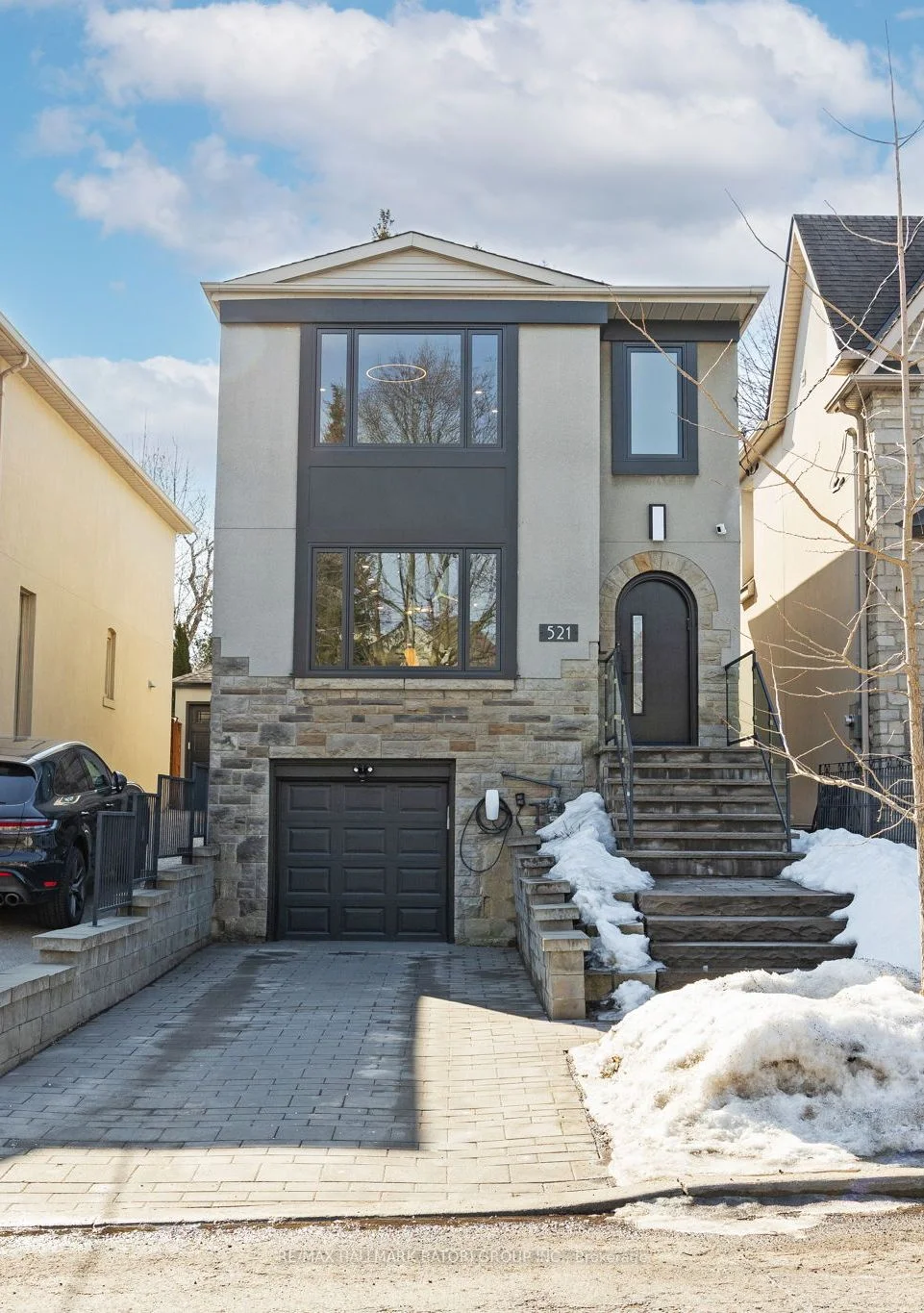 521 Castlefield Avenue, Toronto C04, On M5n 1l7