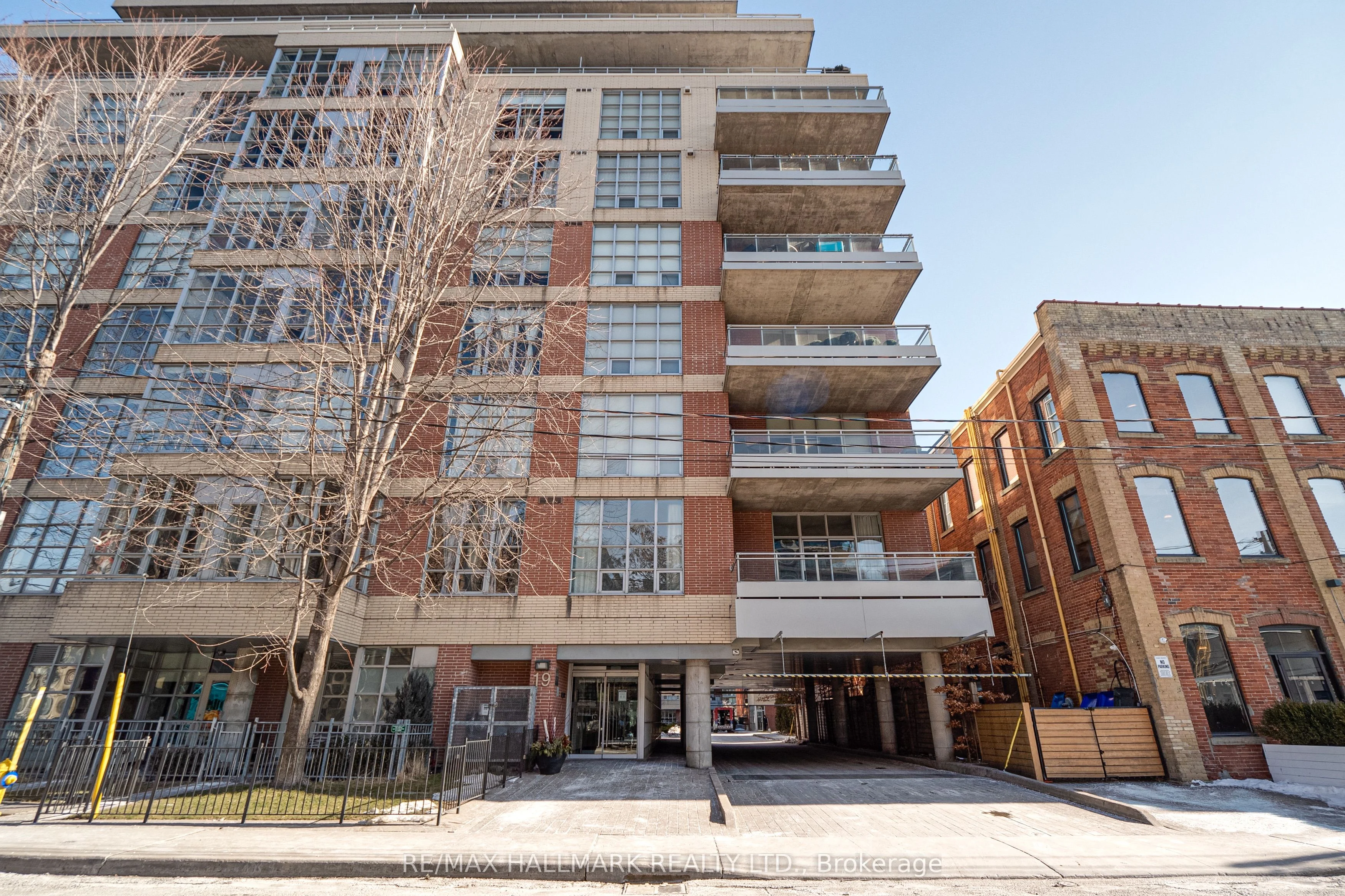 19 Brant Street 302, Toronto C01, On M5v 2l9