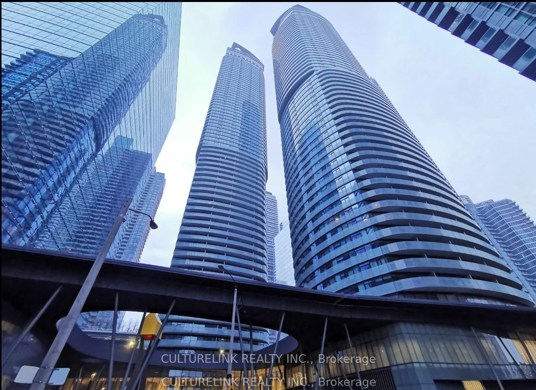 12 York Street 5610, Toronto C01, On M5j 0a9
