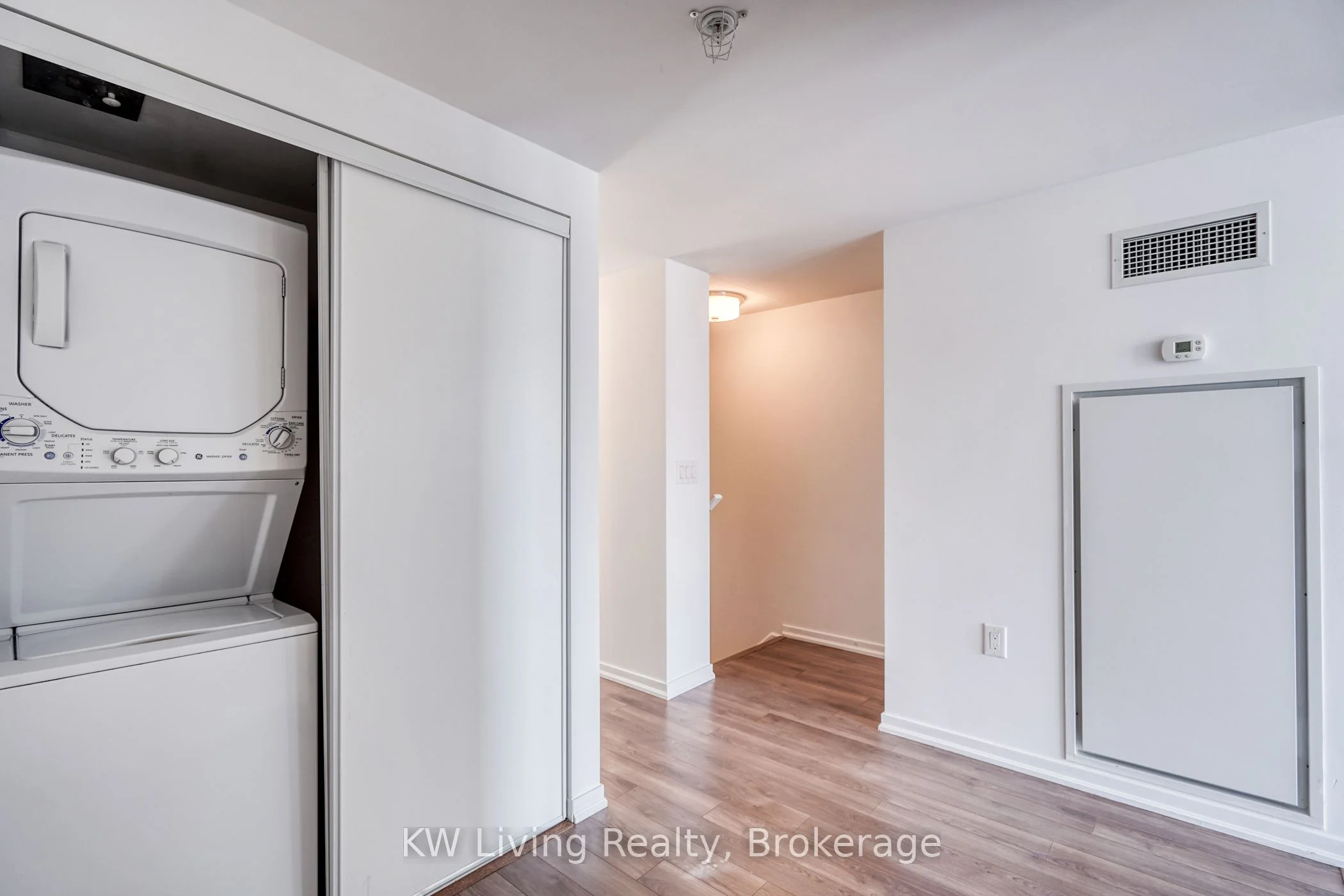 36 Lisgar Street 1616e, Toronto C01, On M6j 0c7