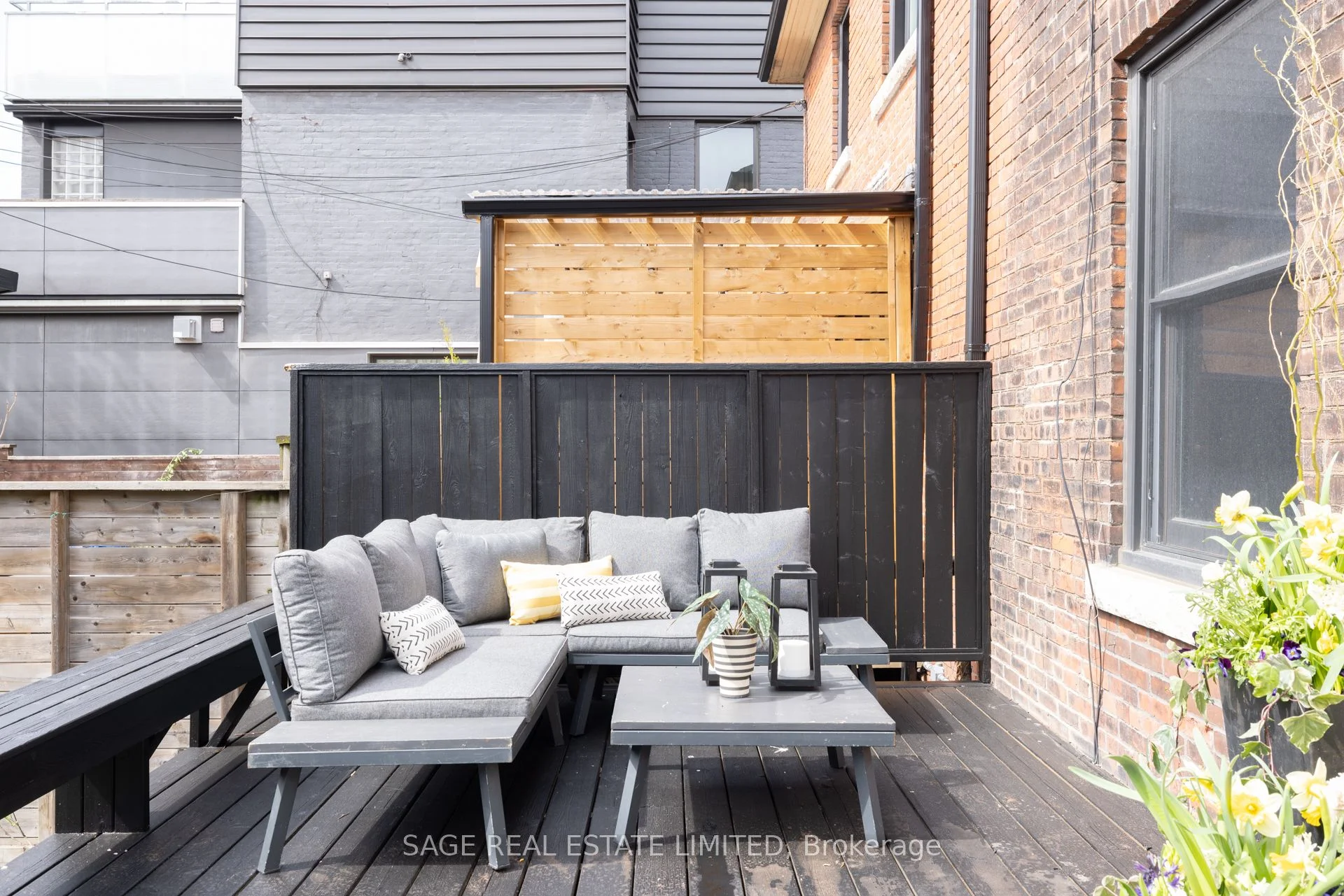 258 Crawford Street, Toronto C01, ON M6J 2V8
