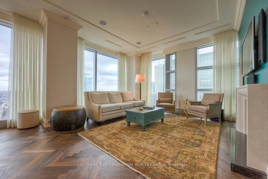 183 Wellington Street W 4402, Toronto C01, On M5v 0a1