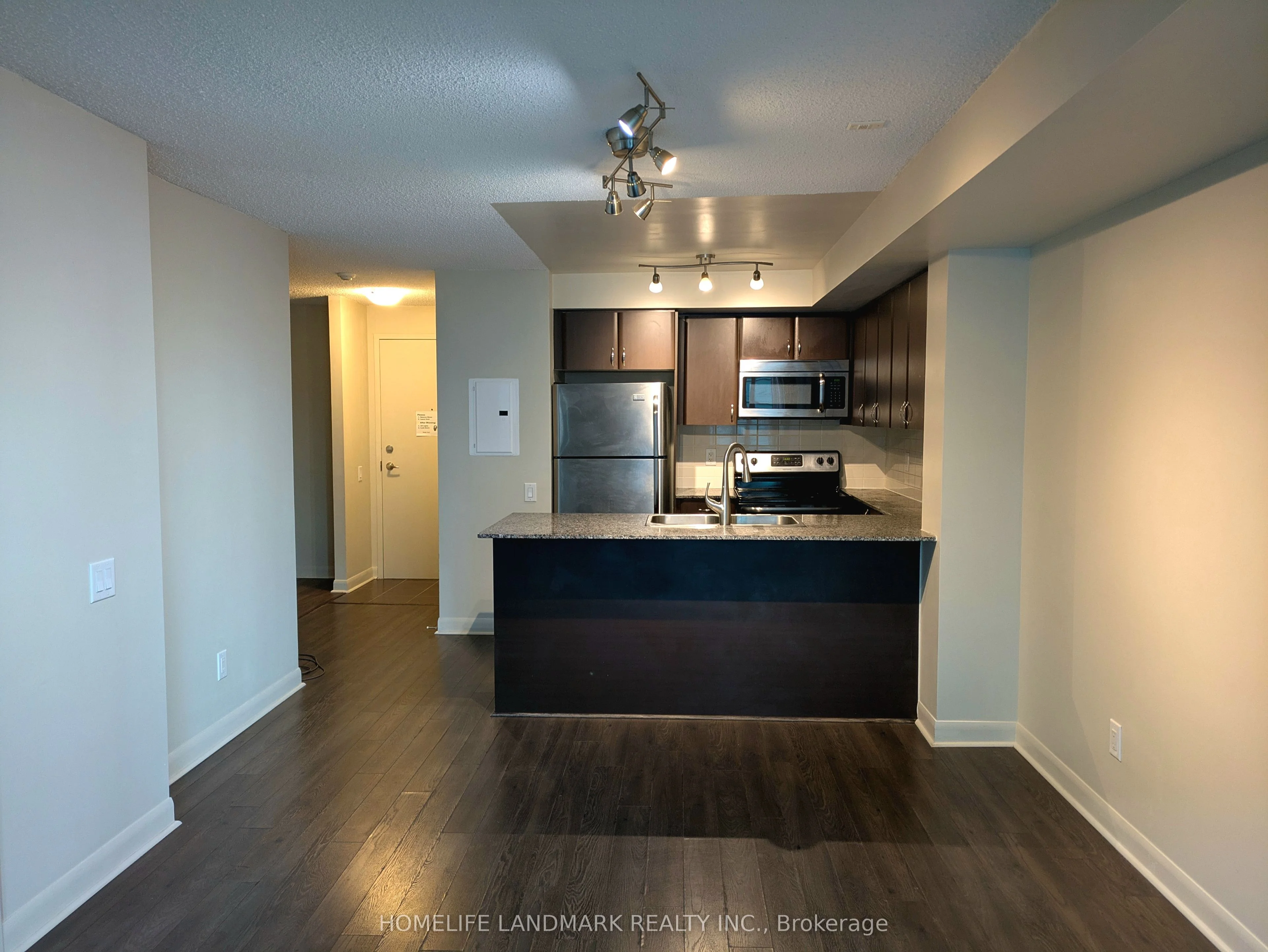 525 Wilson Avenue 706, Toronto C06, ON M3H 1V1
