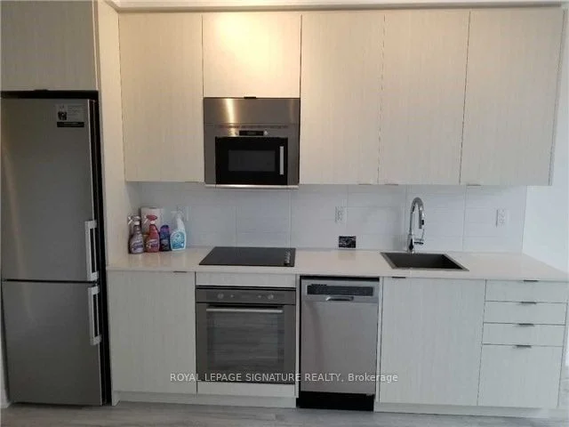 101 Erskine Avenue 311, Toronto C10, ON M4P 1Y5