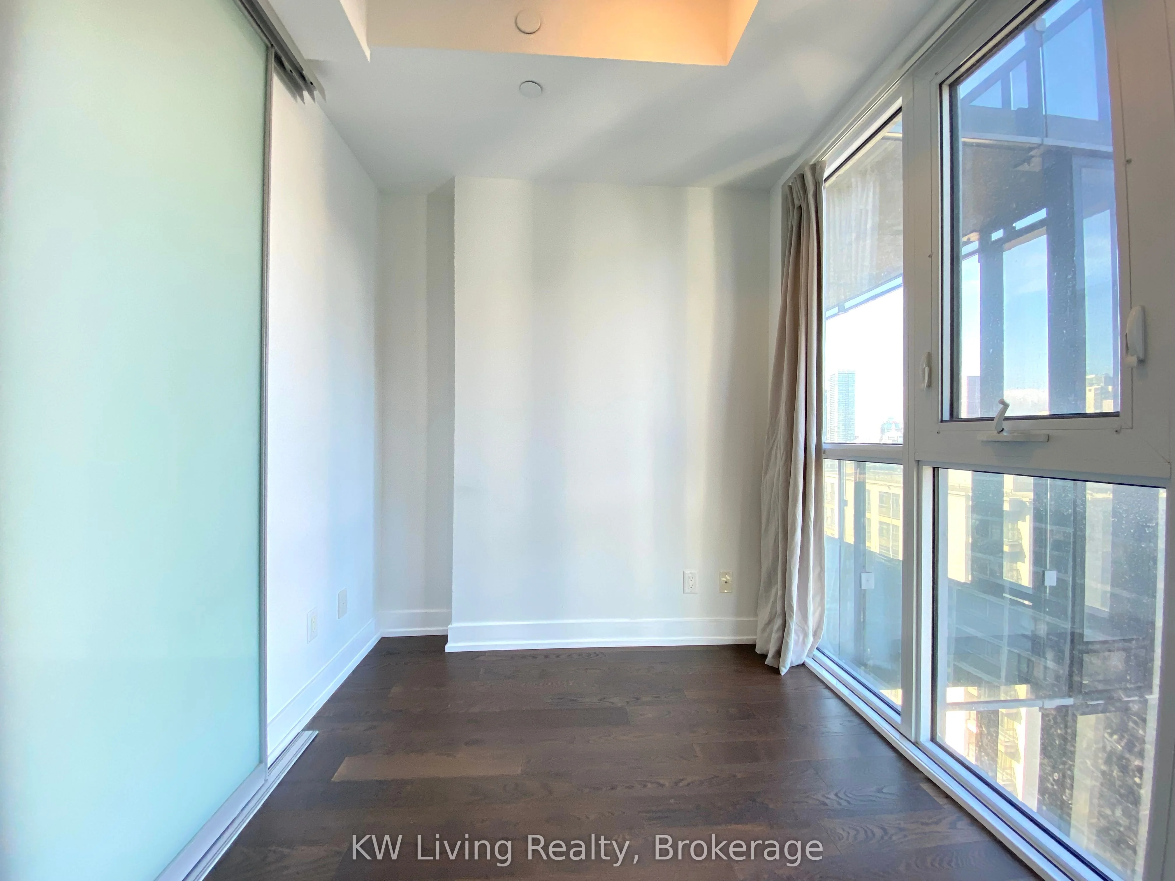 7 Grenville Street 2107, Toronto C01, ON M4Y 0E9