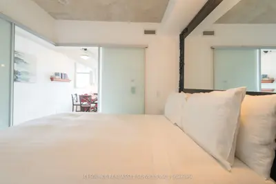 55 Stewart Street 804, Toronto C01, On M5v 2v1