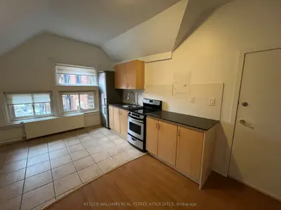 160 Huron Street 415, Toronto C01, On M5t 2b5
