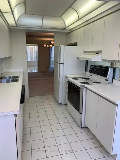 1121 Steeles Avenue W 410, Toronto C07, On M2r 3w7
