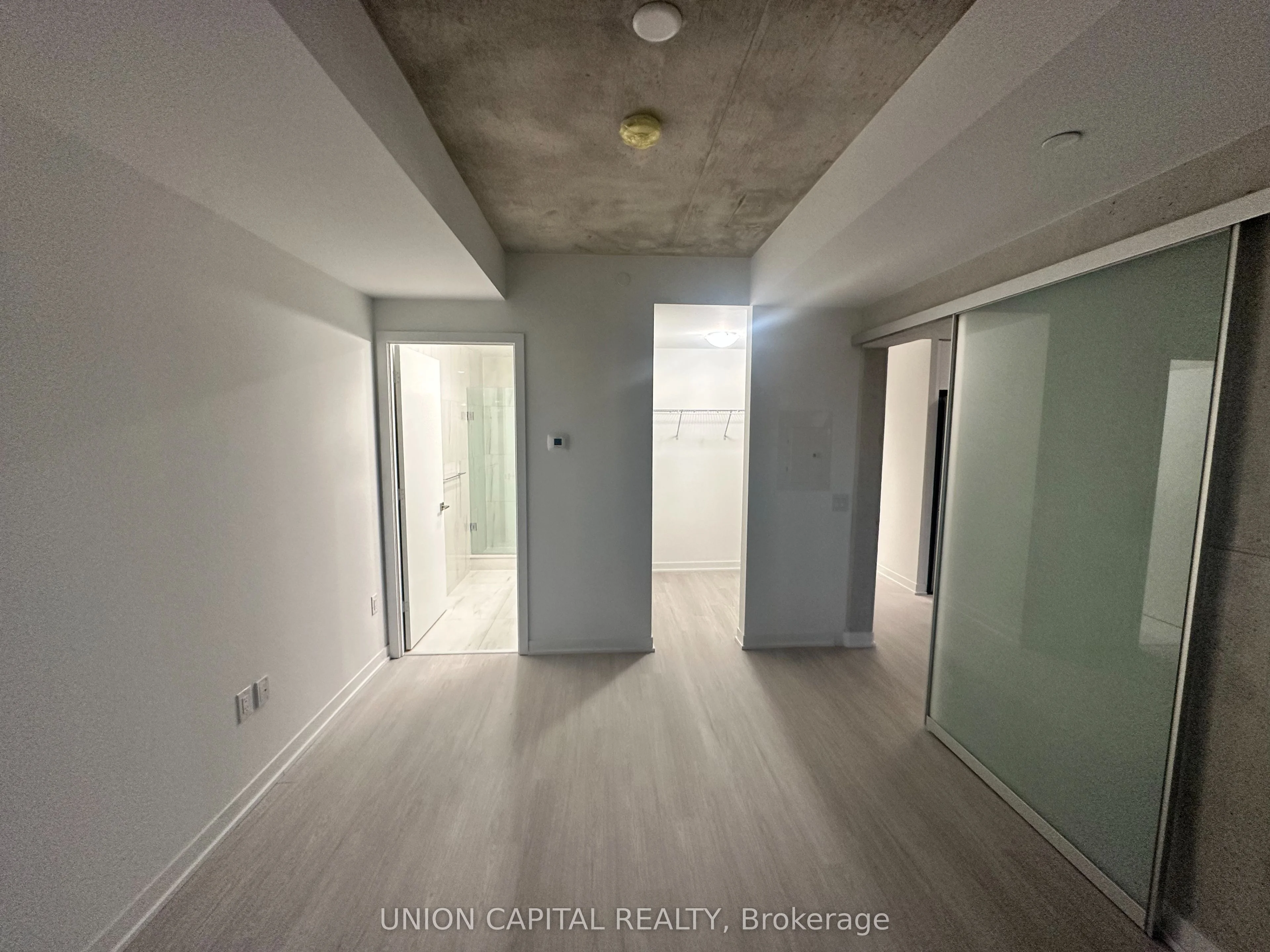 195 McCaul Street 811, Toronto C01, ON M5T 1W6