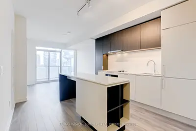 89 Church Street 1208, Toronto C08, On M5c 0b7