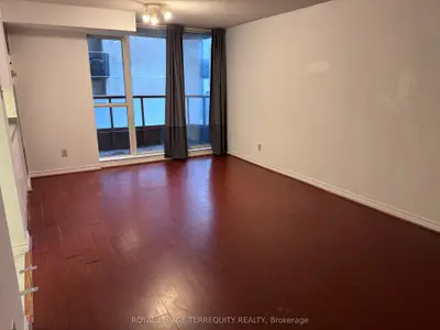 736 Bay Street 907, Toronto C01, On M5g 2m4