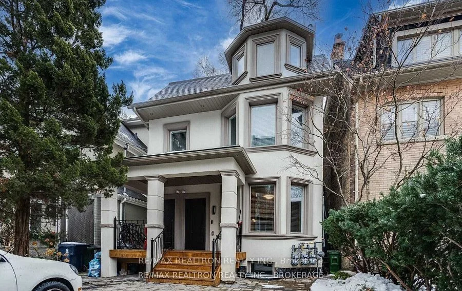 Duplex in Toronto