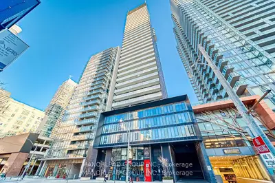 28 Wellesley Street E 2704, Toronto C08, On M4y 1g3