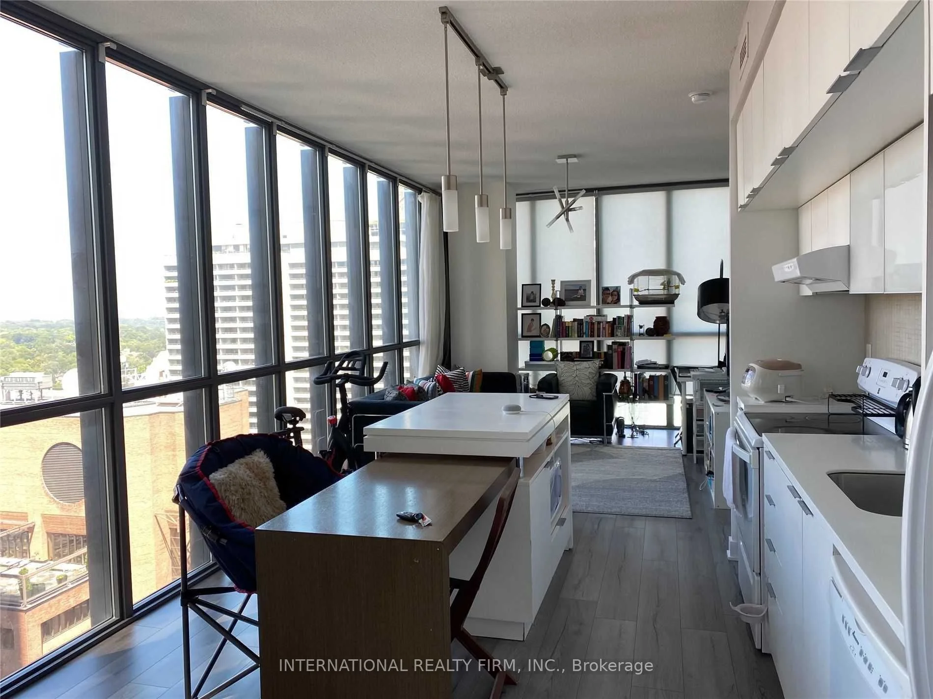 110 Charles Street E 2208, Toronto C08, On M4y 1t5