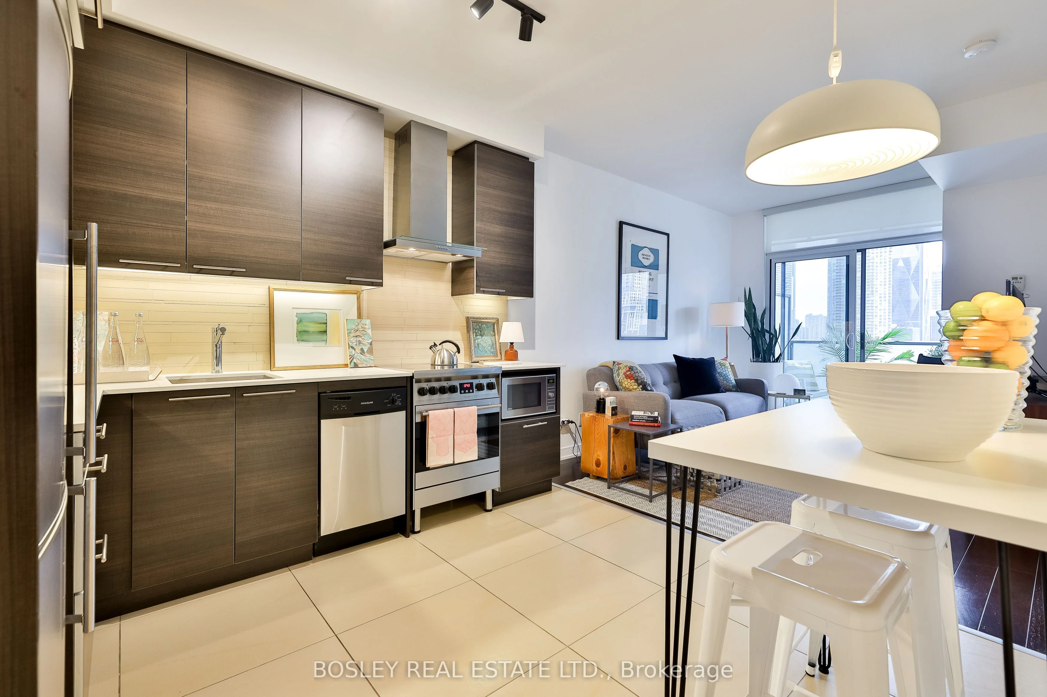 1 Market Street 1001, Toronto C08, ON M5E 0A2