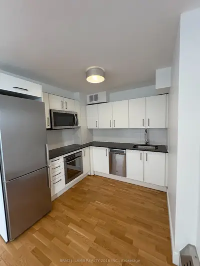 730 St Clarens Avenue W 918, Toronto W02, On M6h 4e8