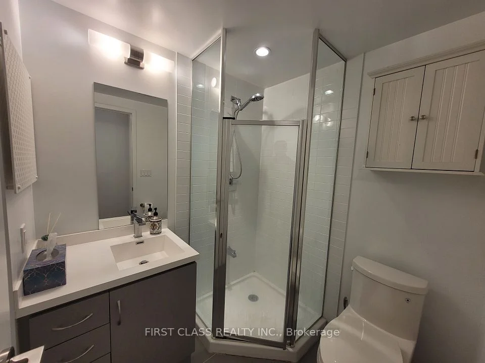 181 huron Street 202, Toronto C01, ON M5T 0C1