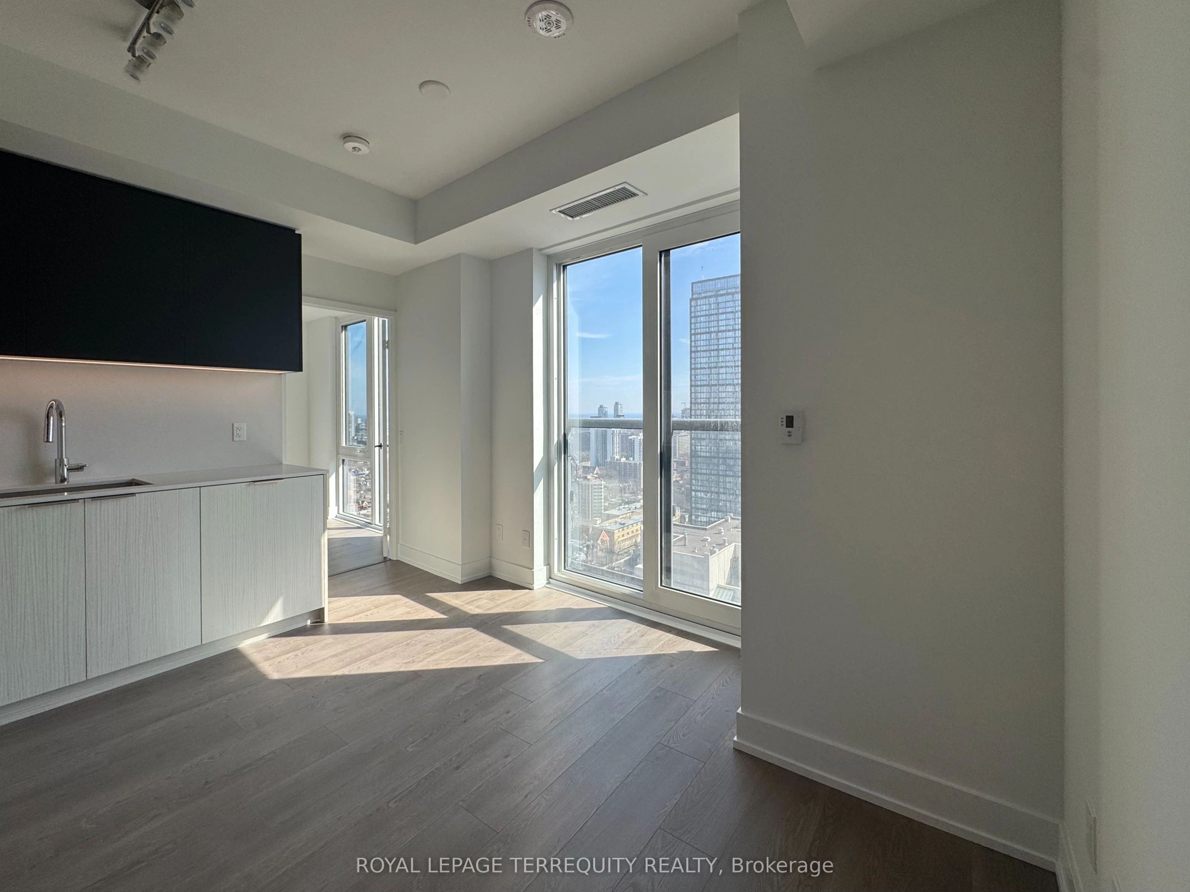 308 Jarvis Street 2601, Toronto C08, ON M5B 0E3