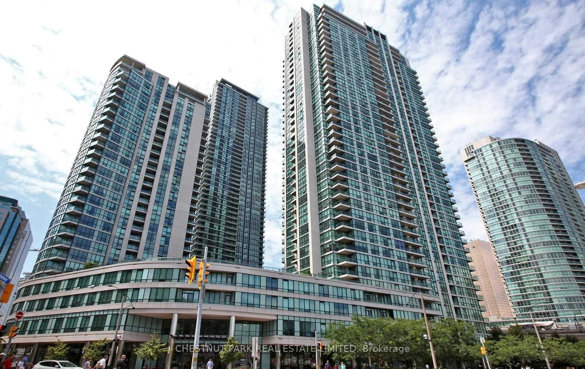 12 Yonge Street 506, Toronto C01, On M5e 1z9