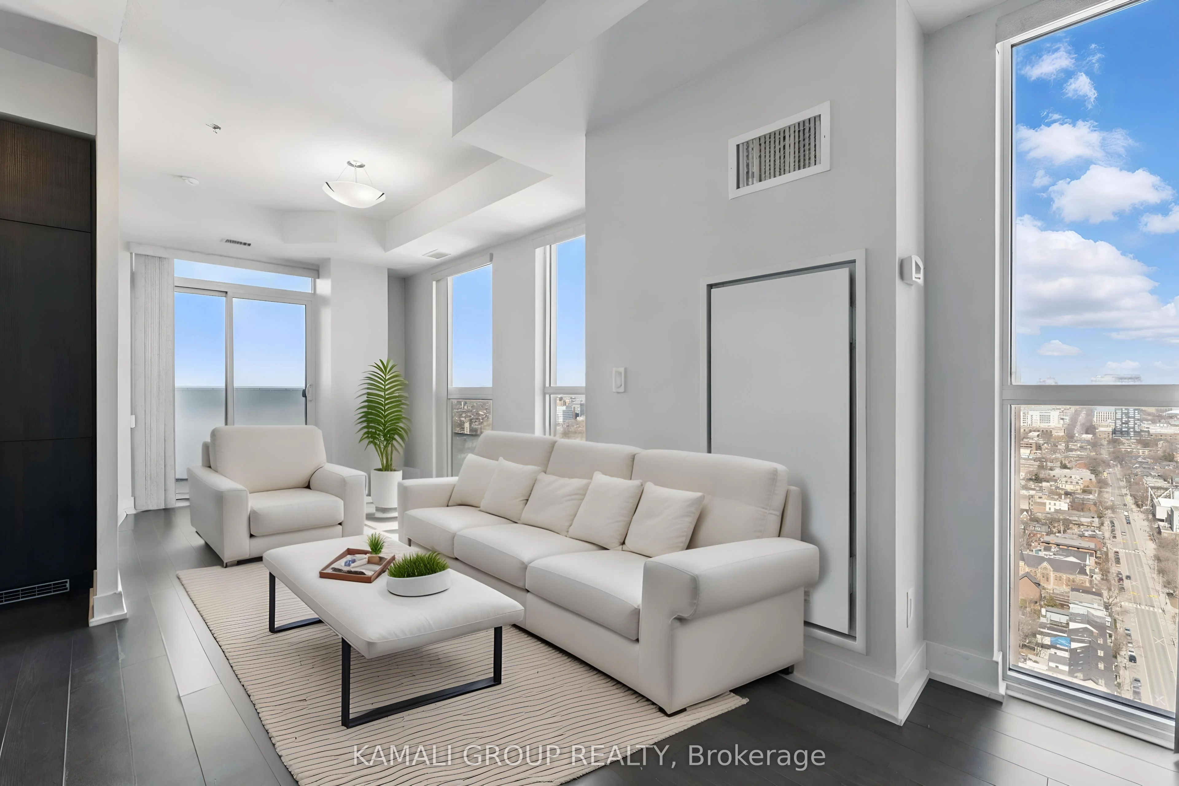 318 Richmond Street W 3210, Toronto C01, ON M5V 0B4