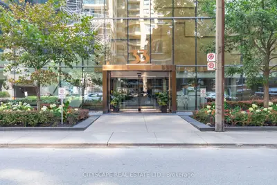 33 Charles Street E 1510, Toronto C08, On M4y 0a2
