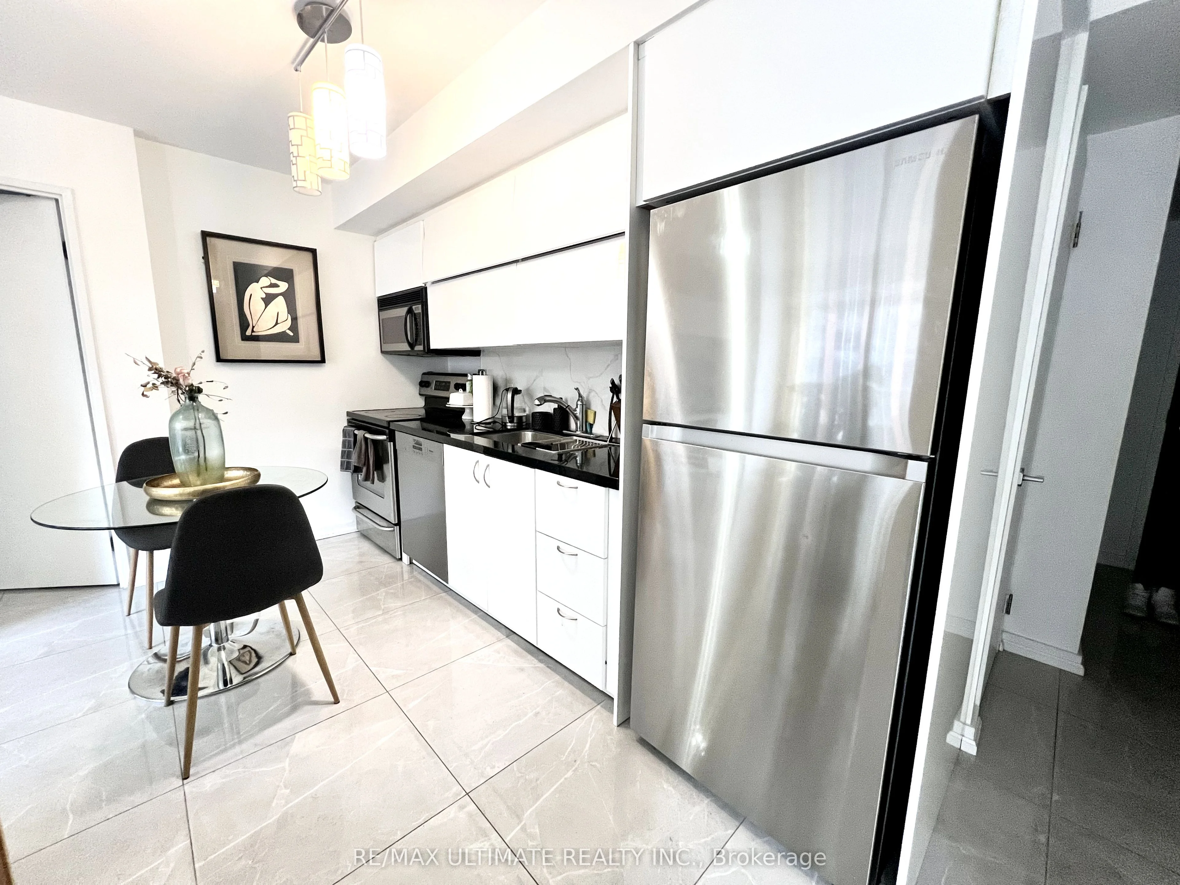 1005 King Street W 325, Toronto C01, ON M6K 3M8