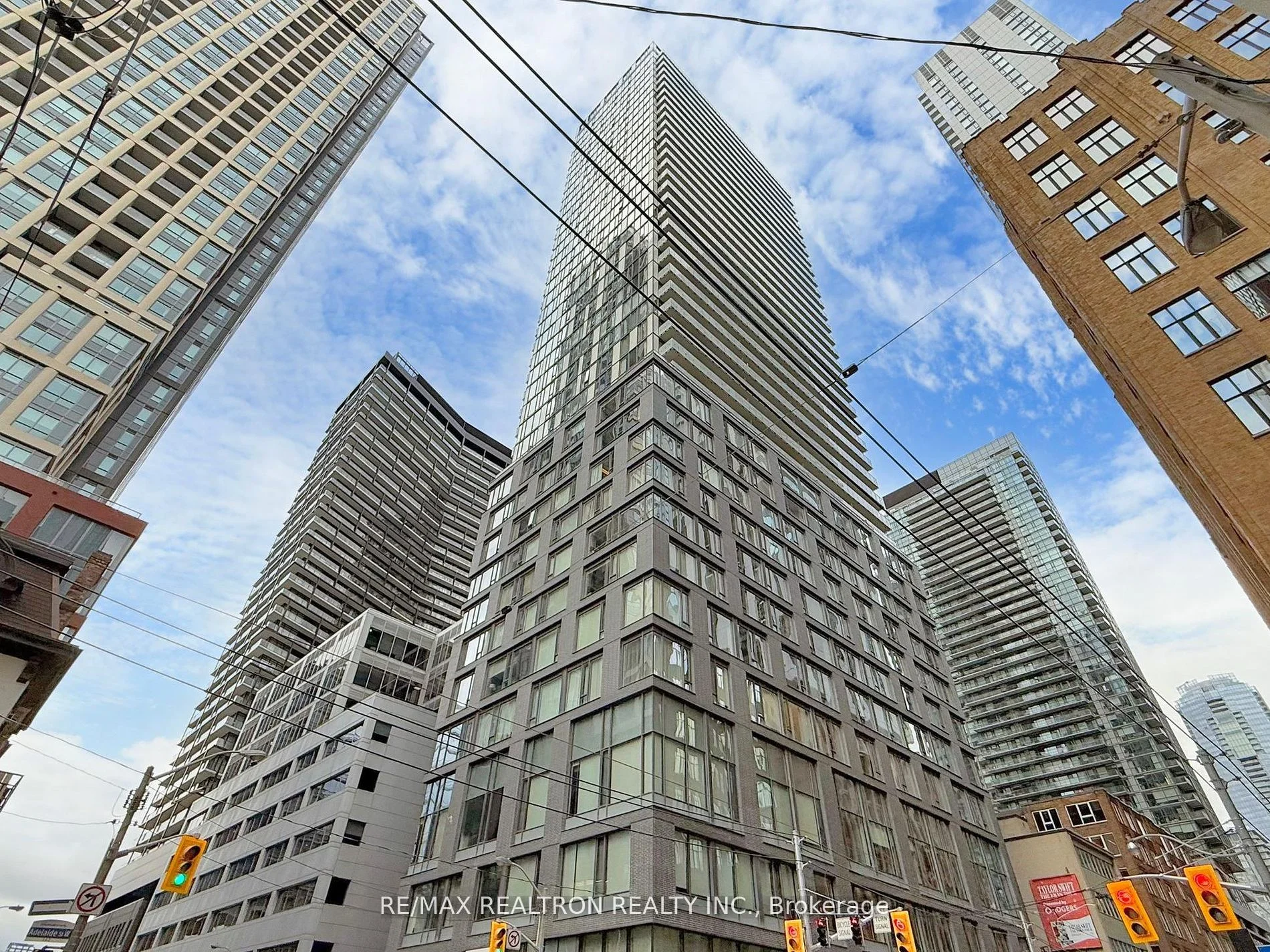 101 Peter Street 3001, Toronto C01, ON M5V 2G9