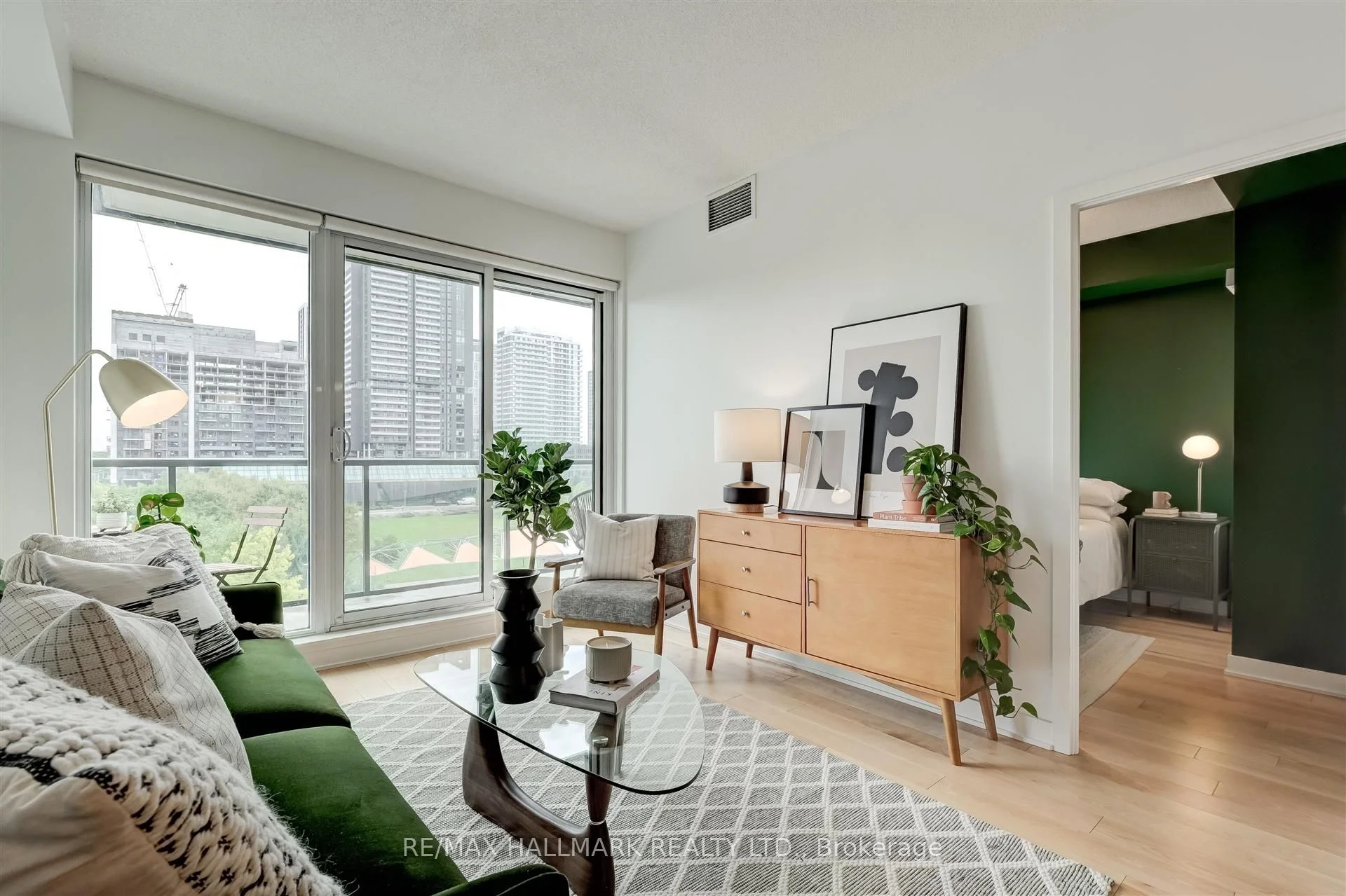 Condo Apartment in Toronto