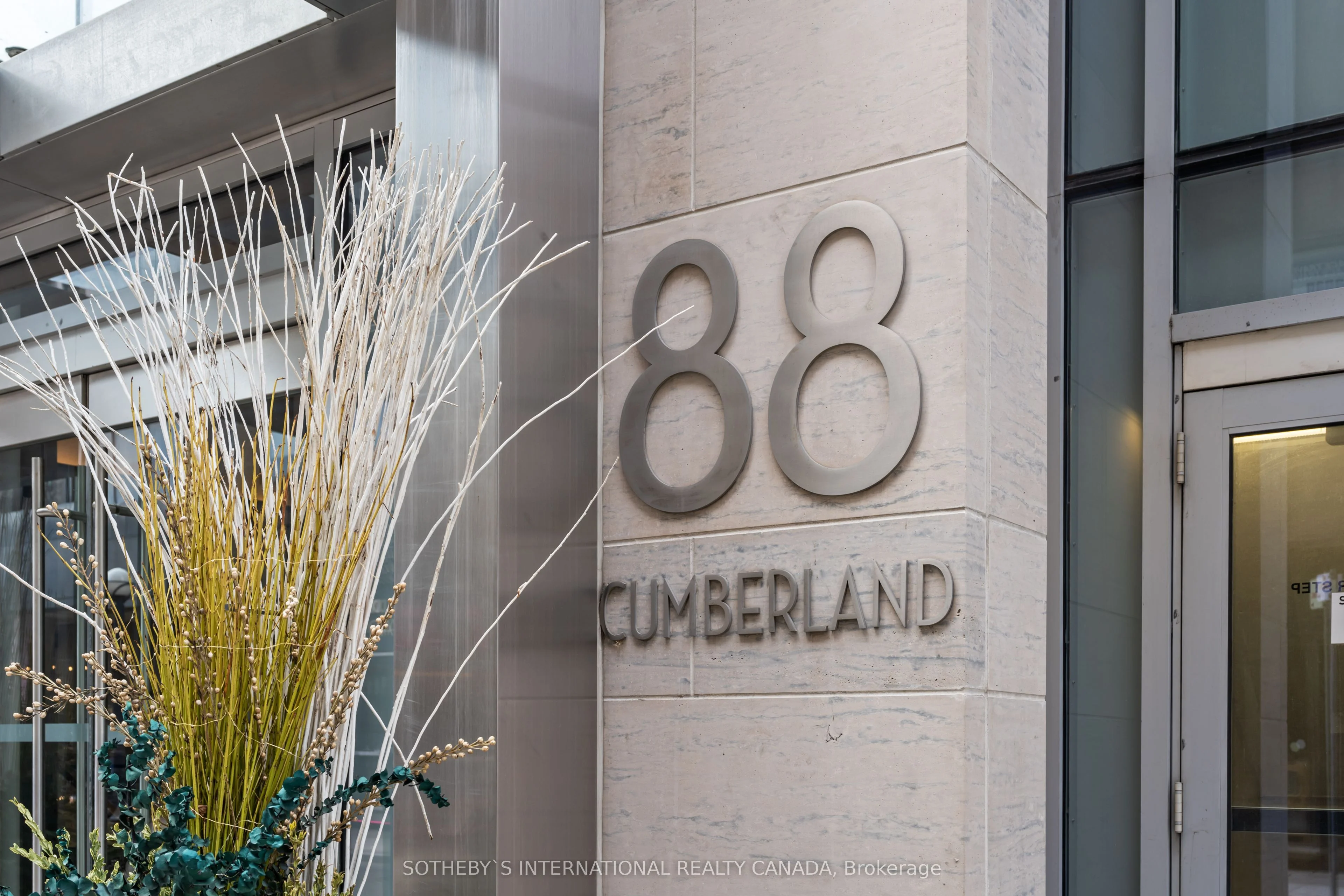 88 Cumberland Street 607, Toronto C02, ON M5R 1A3