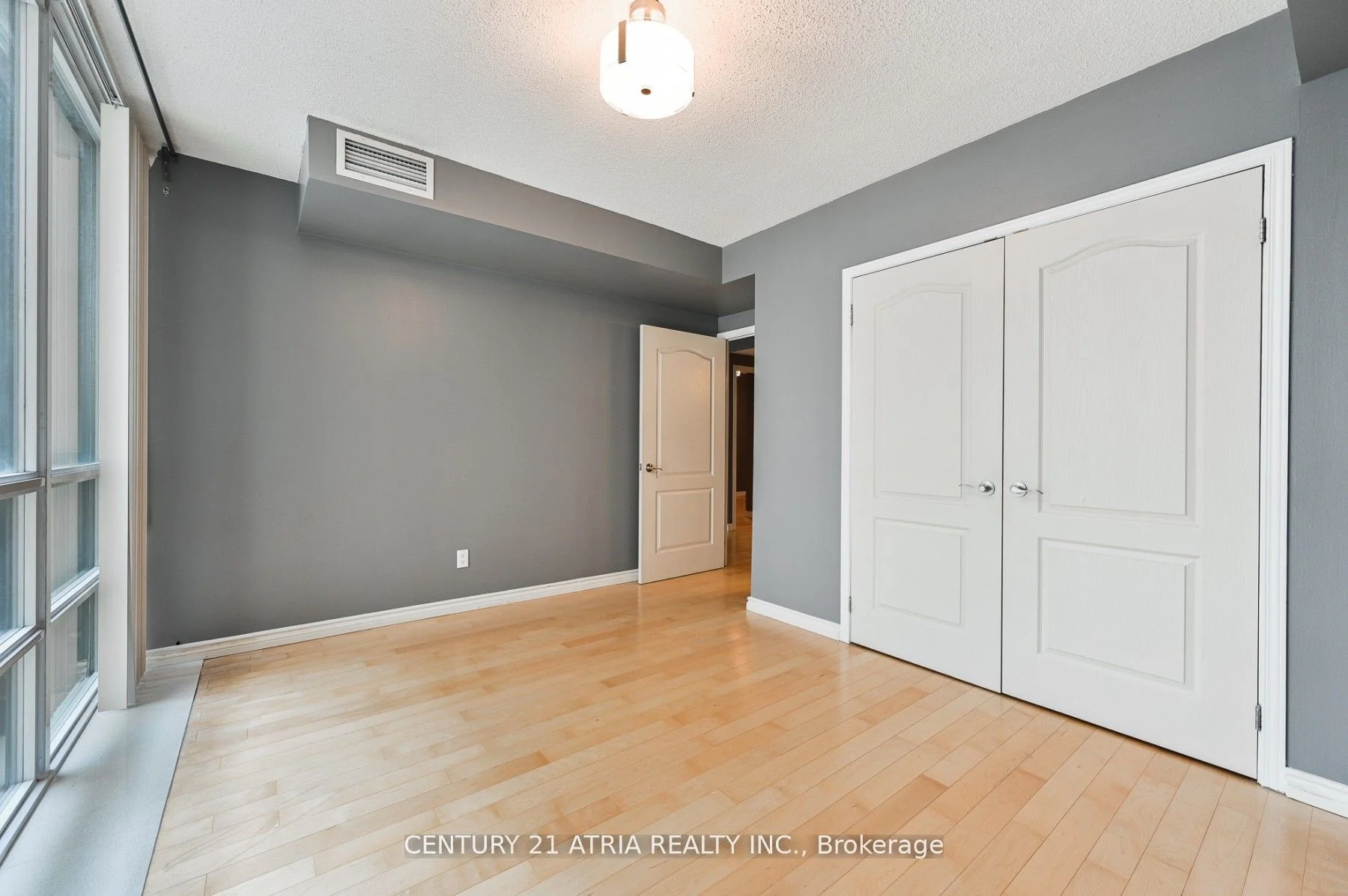 263 Wellington Street W 704, Toronto C01, ON M5V 1E1