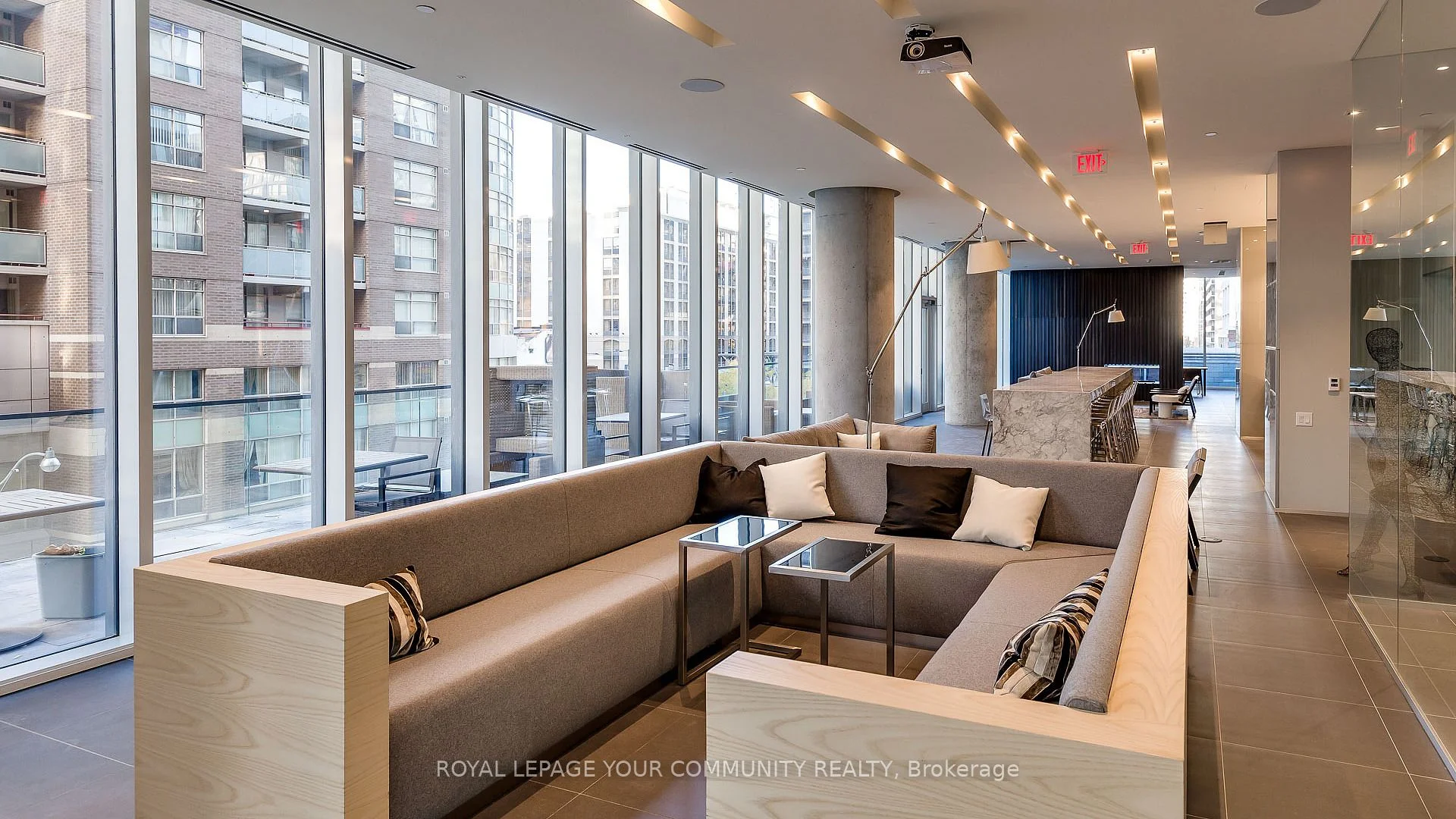 15 Grenville Street 405, Toronto C01, ON M4Y 1A1