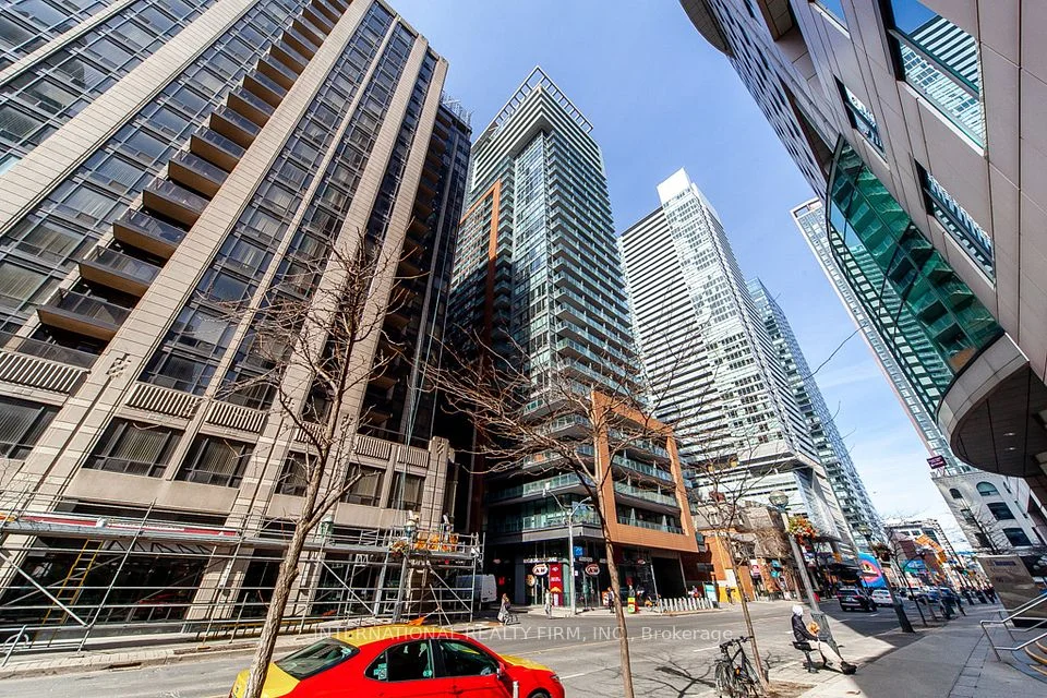 8 Mercer Street 318, Toronto C01, ON M5V 0C4