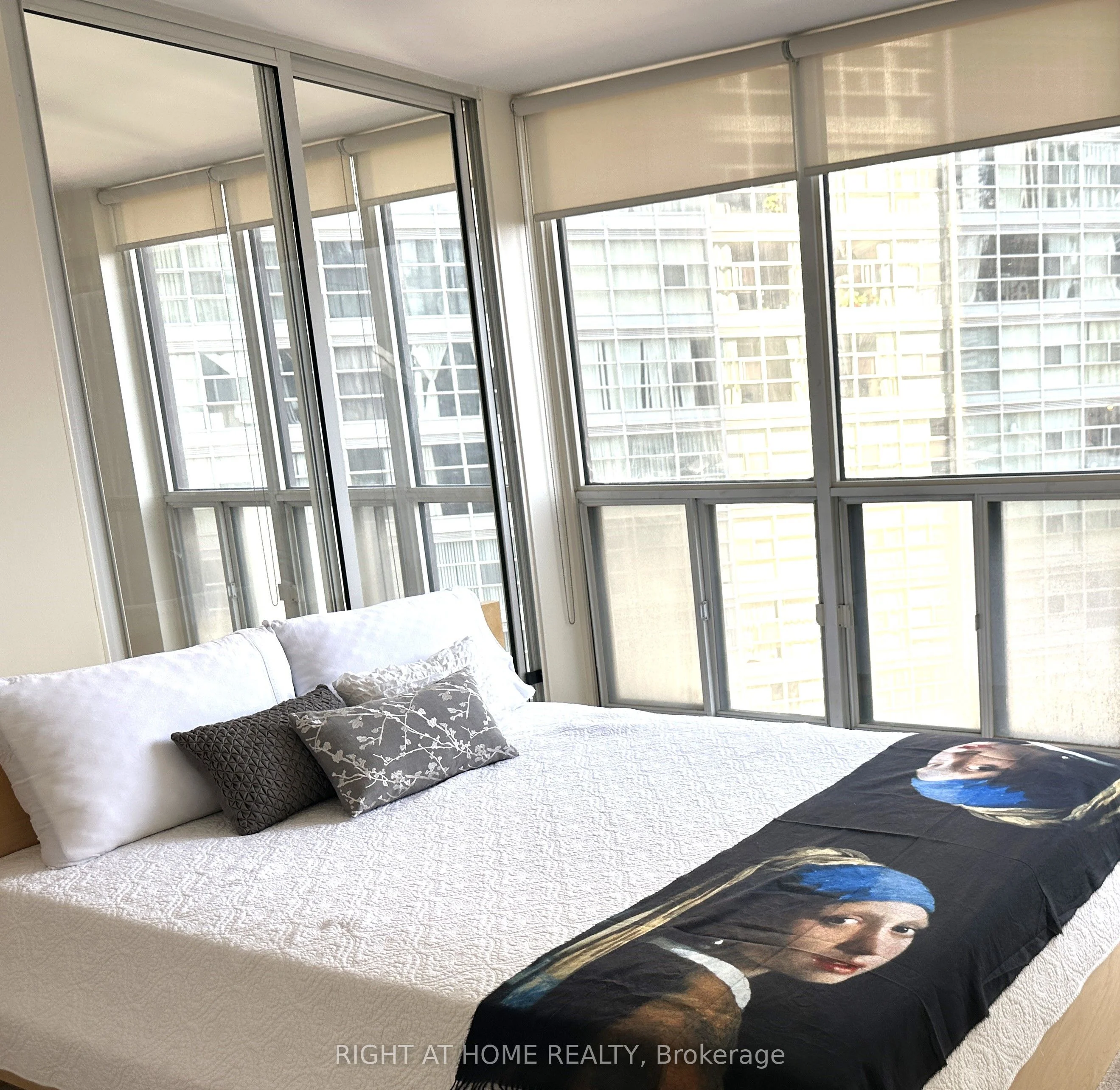 24 Wellesley Street W 1107, Toronto C01, On M4y 2x6