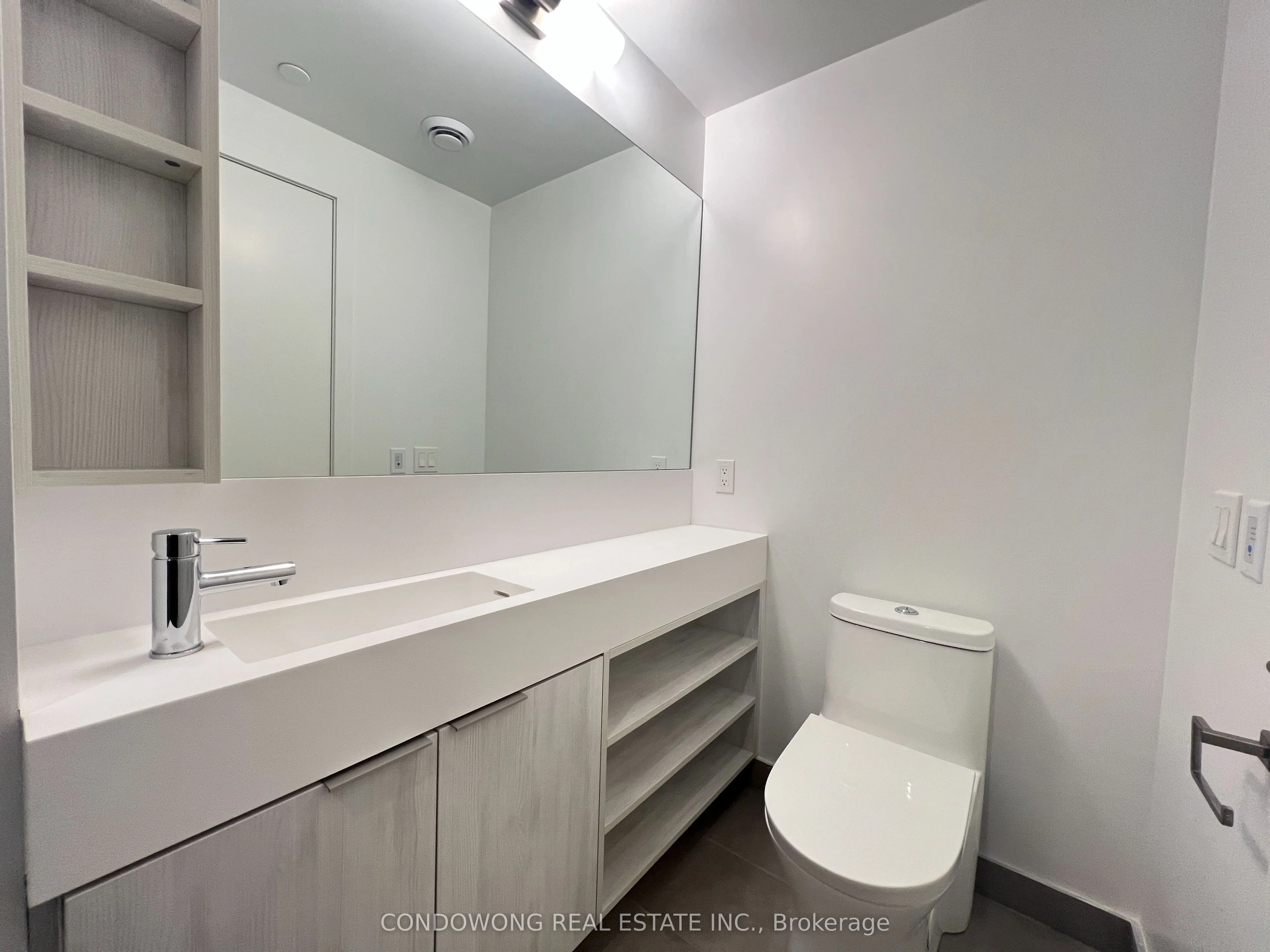 8 Wellesley Street W 1711, Toronto C01, ON M4Y 0J5