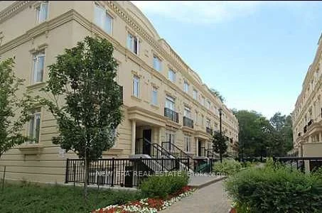 88 Carr Street 19, Toronto C01, On M5t 1b7