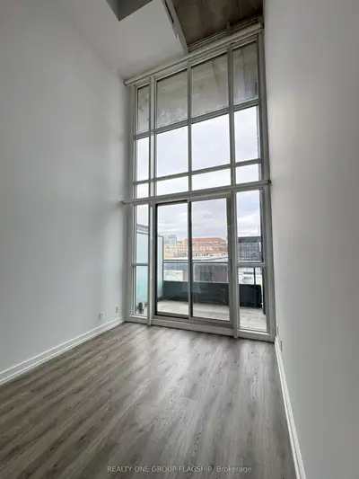 5 Hanna Avenue 422, Toronto C01, On M6k 0b3