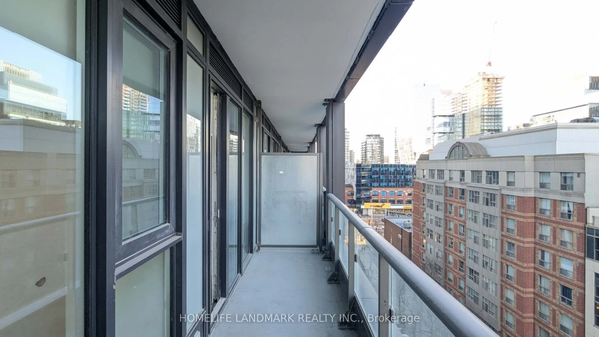 60 Princess Street 818, Toronto C08, ON M5A 2C7